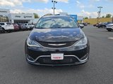 Used 2017 Chrysler Pacifica Limited image 2
