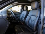 Certified 2025 Porsche Macan image 5