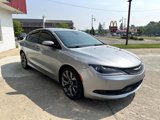 Used 2015 Chrysler 200 S w/ Comfort Group image 4