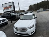 Used 2016 Ford Taurus SE image 2