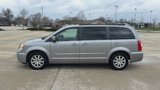 Used 2015 Chrysler Town & Country Touring image 5