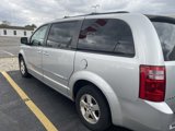 Used 2009 Dodge Grand Caravan SXT image 2