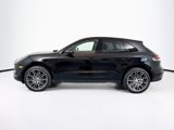 Certified 2024 Porsche Macan image 2
