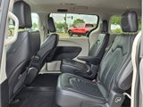 Used 2022 Chrysler Pacifica Touring-L image 4