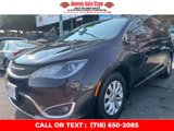 Used 2019 Chrysler Pacifica Touring-L image 3