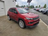Used 2024 Jeep Compass Latitude image 3