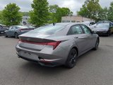 Used 2022 Hyundai Elantra SEL w/ Convenience Package image 3