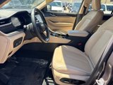 Certified 2022 Jeep Grand Cherokee Limited image 3