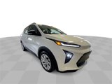 Used 2022 Chevrolet Bolt EUV LT w/ Driver Confidence Package image 2