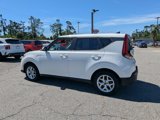 Used 2022 Kia Soul LX w/ Technology Package image 6