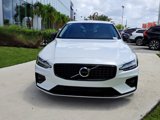 Used 2021 Volvo S60 T5 Momentum w/ Premium Package image 2