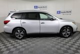 Used 2017 Nissan Pathfinder SL image 4