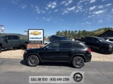 Used 2017 Jeep Grand Cherokee Limited image 2
