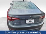 Used 2024 Volkswagen Jetta SE image 5