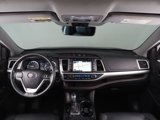 Used 2018 Toyota Highlander XLE image 3