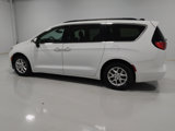 Used 2021 Chrysler Voyager Lxi image 3