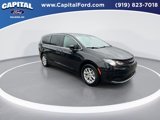 Used 2023 Chrysler Voyager LX image 2