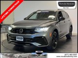 Used 2022 Volkswagen Tiguan SE R-Line image 4