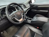 Used 2017 Toyota Highlander XLE image 4