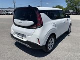 Used 2023 Kia Soul LX image 3