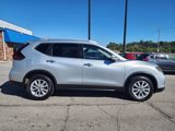 Used 2018 Nissan Rogue SV w/ Premium Package image 4