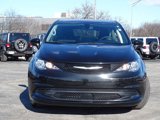 Certified 2022 Chrysler Voyager LX image 4