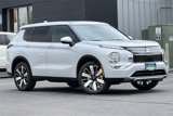 New 2025 Mitsubishi Outlander SE image 3