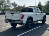 Used 2018 Nissan Titan SV image 6