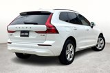 Used 2022 Volvo XC60 B5 Momentum image 2