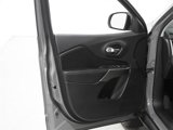 Used 2019 Jeep Cherokee Latitude Plus w/ Cold Weather Group image 4