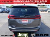 Used 2023 Chrysler Pacifica Touring-L image 4