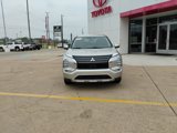 Used 2024 Mitsubishi Outlander SE image 2