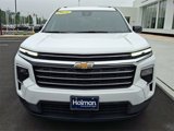 Used 2024 Chevrolet Traverse LT image 3