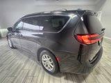 Used 2022 Chrysler Pacifica Touring-L image 3