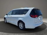 Used 2020 Chrysler Pacifica Touring-L image 4