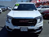 Used 2024 GMC Terrain SLE image 4