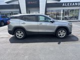Used 2024 GMC Terrain SLE image 2