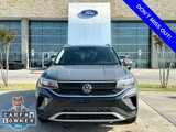 Used 2023 Volkswagen Taos SE w/ Panoramic Sunroof Package image 2