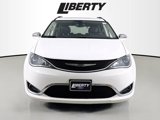 Used 2018 Chrysler Pacifica Limited w/ Tire & Wheel Group image 2