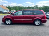 Used 2015 Chrysler Town & Country Touring image 3