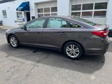 Used 2015 Hyundai Sonata SE image 2
