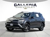 Used 2018 Toyota RAV4 SE image 2
