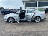 Used 2015 Ford Taurus SEL image 4