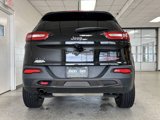 Used 2017 Jeep Cherokee Trailhawk image 4