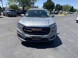 Used 2024 GMC Terrain SLE image 2