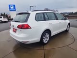 Used 2017 Volkswagen Golf SEL image 3