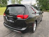 Used 2019 Chrysler Pacifica Touring-L image 4
