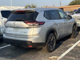 Used 2024 Nissan Rogue SV image 2
