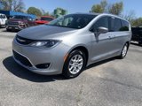 Used 2020 Chrysler Pacifica Touring-L image 3