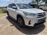 Used 2017 Toyota Highlander LE image 2